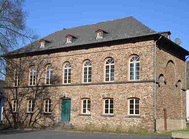 Treis Karden, alte Knabenschule, 1834