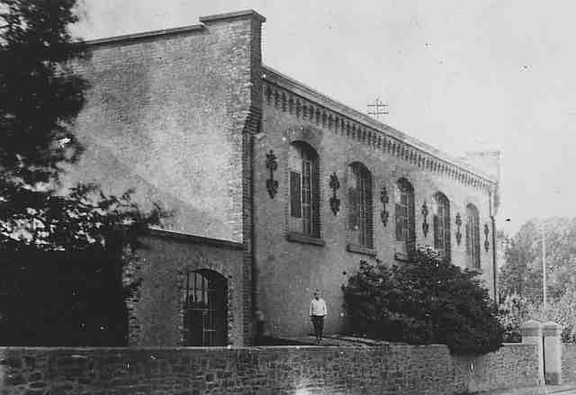 Foto der heute abgerissenen Turnhalle des Gymnasiums von 1889